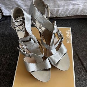 MICHAEL Michael Kors Gansevoort Platform Metallic Leather
